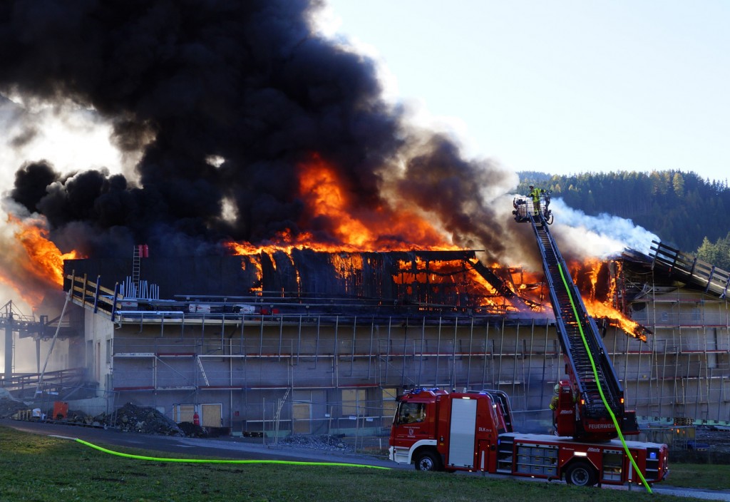 Den größten Schaden verursachte der Brand der Bergbahn-Talstation in Nauders!